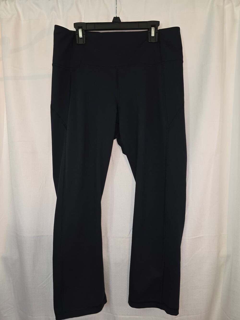 Under Armour Black Athletic Leggings with back Pockets Size Large
